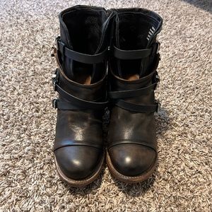 New booties, didn’t fit and they have been in the closet.  Original box